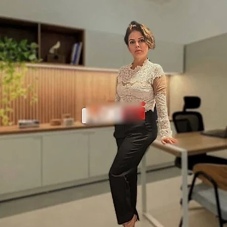 Lauren - Zürich VIP Escort Bayan