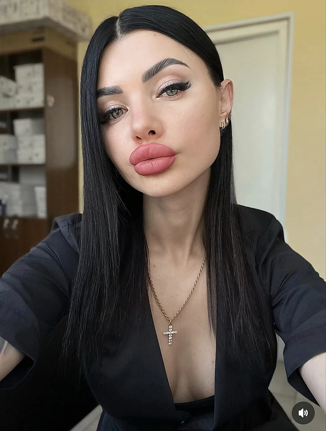 Lina - İstanbul VIP Escort Bayan